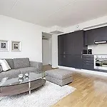 Bjorvika Apartments, Teaterplassen, Center